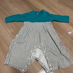 袴ロンパースの画像