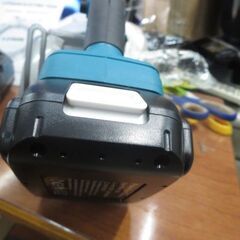 売れました早いもの勝ち！未使用品コードレス　丸のこ　バッテリーあり　充電器あり　刃なしの画像