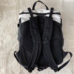 ノースフェイス 30L リュック　ホワイト／ブラック の画像