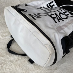 ノースフェイス 30L リュック　ホワイト／ブラック の画像