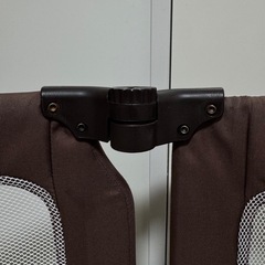 【お正月割引中】日本育児 おくだけとおせんぼ スマートワイド ブラウンの画像