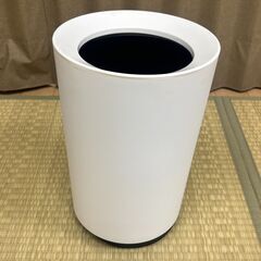 白い家具や備品いろいろの画像