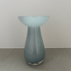 ミルキー GLASS フラワーベース　水色　花瓶　の画像