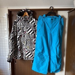 スノボウェア上下セットの画像