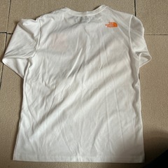 ノースフェイス長袖白の画像