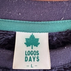 LOGOSフリースパーカーの画像