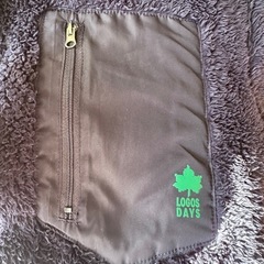 LOGOSフリースパーカーの画像