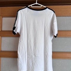 adidas originals 半袖Tシャツの画像
