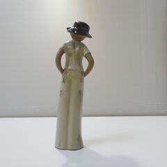 フィギュリン　磁器人形の画像