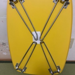 折りたたみテーブルの画像