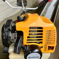 完動品　　京セラエンジン式　草刈り機　替え刃付きの画像