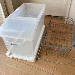 キッチン　ストッカー　スライド可能　　　の画像