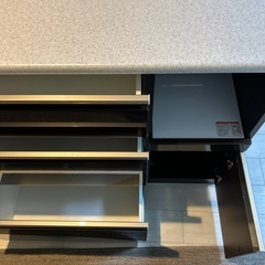 綺麗め。キッチンカウンター　
食器棚　の画像