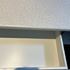 綺麗め。キッチンカウンター　
食器棚　の画像
