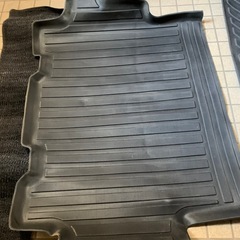 NV350キャラバンセカンドフロアーマットと荷室ゴムマットの画像