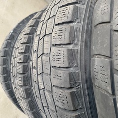 スタッドレスタイヤの画像