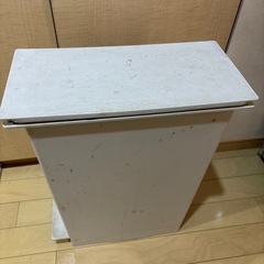 ゴミ箱の画像