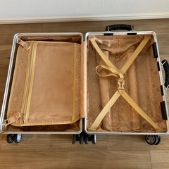 スーツケースの画像