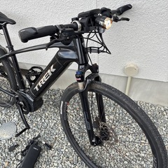 トレックの電動クロスバイクの画像