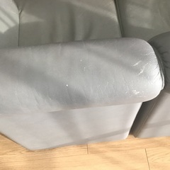 革張りのソファ　2人掛けの画像