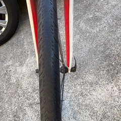 レッド／ホワイト　ロードバイク700cの画像