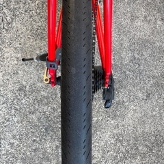 レッド／ホワイト　ロードバイク700cの画像