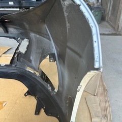 トヨタ　ハリアー　フロントバンパー　　　平成28年　ZSU60  
Q's仕様の画像