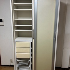 スライド式　食器棚 ベージュ ホワイトの画像