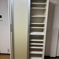 スライド式　食器棚 ベージュ ホワイトの画像