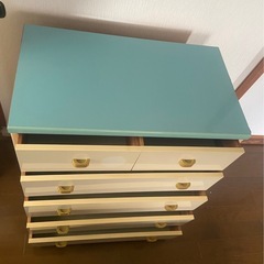5段チェスト／タンス（ガラストップ・収納棚）の画像
