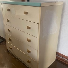 5段チェスト／タンス（ガラストップ・収納棚）の画像