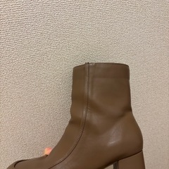 ブラウンブーツの画像