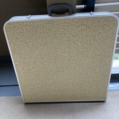 アウトドア　
テーブルの画像