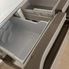 少し大きめの冷蔵庫の画像