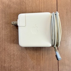 MacBook pro 2010年電源コードの画像
