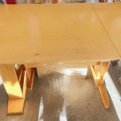 折り畳む　ダイニングテーブルの画像