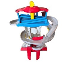 パウ・パトロール　パウっと出動　ＤＸパウステーション　マーシャル、スカイ
2台付きの画像