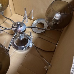 IDC大塚家具のシャンデリア　スモークガラス シャンデリア　イタリア製の画像