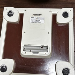 OMRON 体重計 HBF-224
の画像