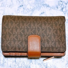 MICHEAL KORS 2つ折り財布の画像
