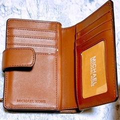 MICHEAL KORS 2つ折り財布の画像