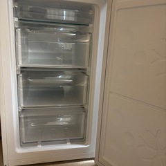 ★引き取り限定★2022年製　64L冷凍庫の画像