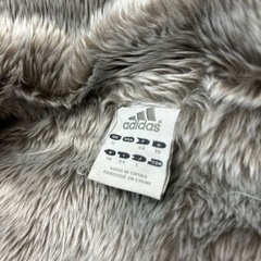 adidas ダウンベストレディースL の画像