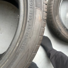 タイヤ 225/45R18
の画像