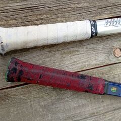 ヨネックスラケット２本とカバーの画像