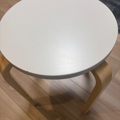 スツールの画像