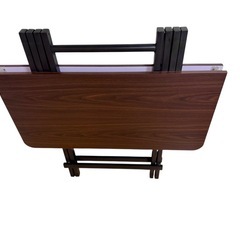 折りたたみテーブルの画像