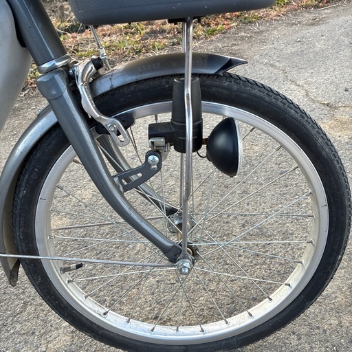 ヤマハバス電動自転車1993年生1番初期型のものバッテリーはまだ使えます。充電器はあります。