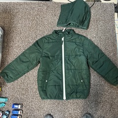 子供用スーツとジャンパー
の画像