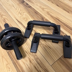 【新品未使用】ディップススタンド➕おまけ（プッシュアップバーと腹筋ローラー付き）の画像